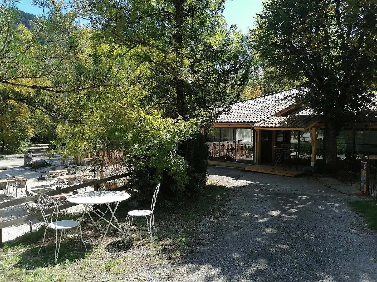 Camping L'Ondine De Provence La Motte-Chalancon