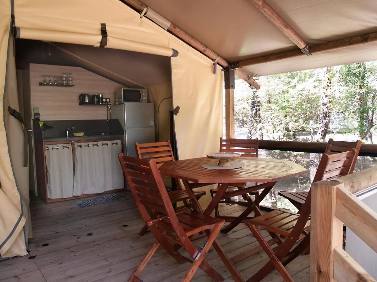 Camping L'Ondine De Provence La Motte-Chalancon